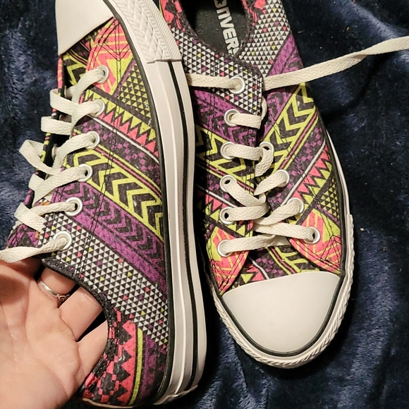 Converse low tops - Picture 2 of 3